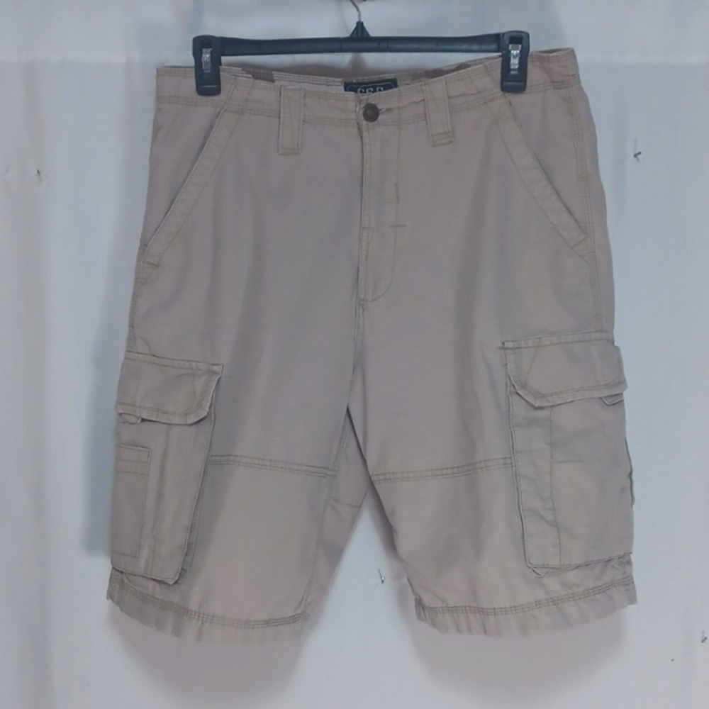 CHAMPS SPORTS GEAR MENS SHORTS SIZE 36